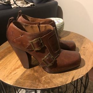 Selling the baddest shoe in my closet!!